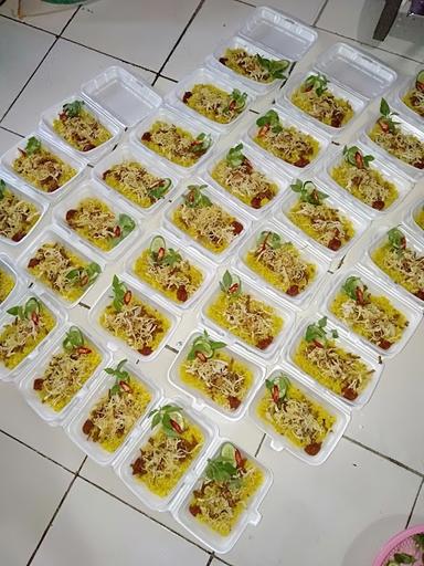 NASI KUNING NASI UDUK AYANK ONOK