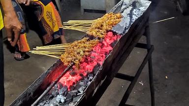 SATE AYAM MAKAM BALONG