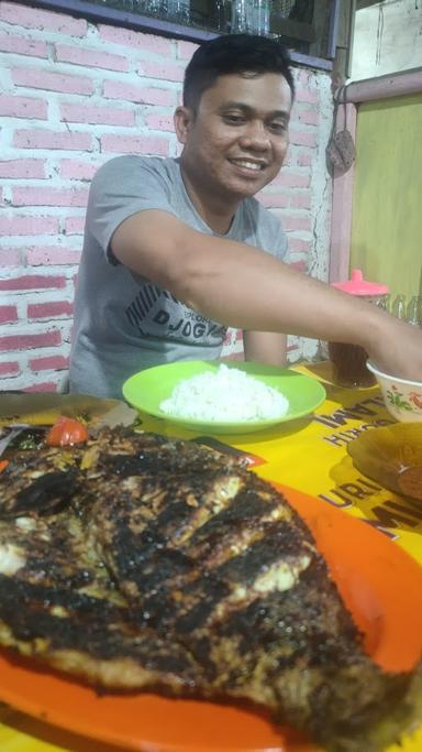 IKAN BAKAR IBU MUMUN