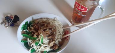 BAKSO, MIE AYAM, & KUPAT TAHU PAK NURYANTO