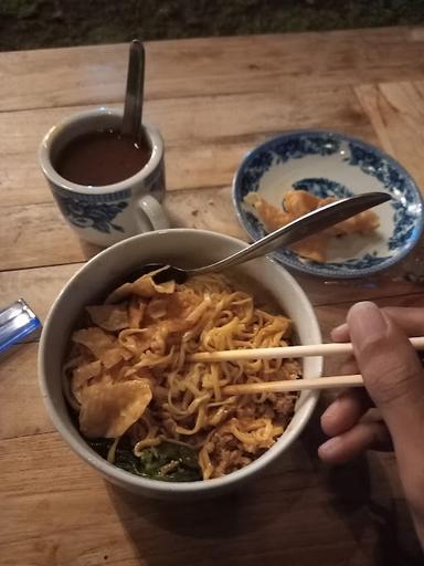 KEDAI MIE & KOPI SOEMARI