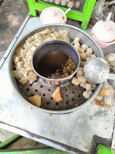 BAKSO BAKWAN KAWI PAK YATNO