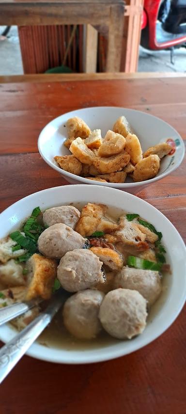 BAKSO DAN SOTO CAKRUK POJOK MAK RATMI