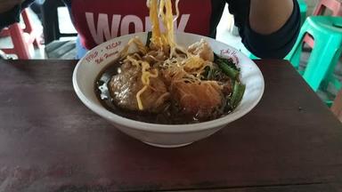 BAKSO RAKSASA BOM WONG SOLO