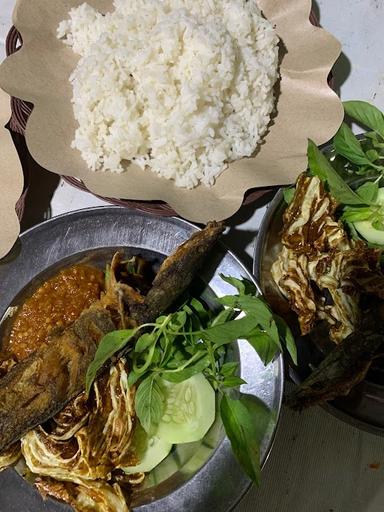 PECEL LELE PAK KUMIS AMBARBINANGUN