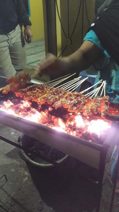 SATE AYAM BUDE UMI