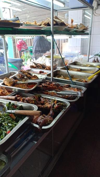 WARUNG MAKAN CEDAK SEMANAK