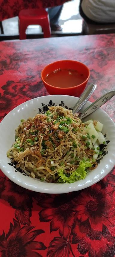 MIE PANGSIT TELKOM DINOYO