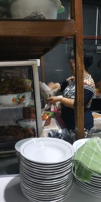 PECEL DAN RAWON TENDA BIRU