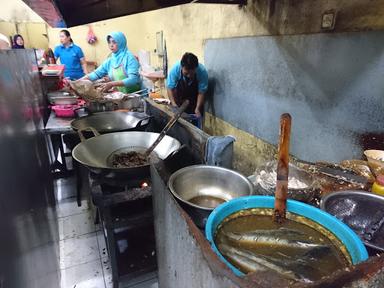 RUMAH MAKAN BELUT