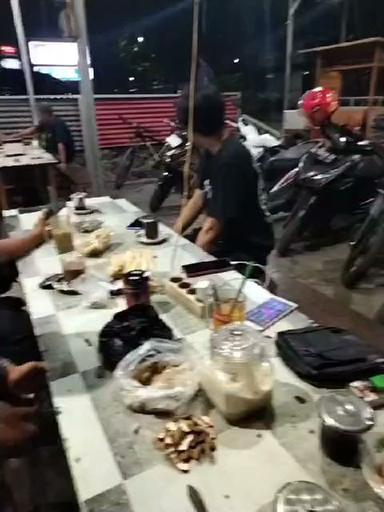 WARKOP LAROS