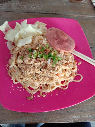 KEDAI MIE NDJEBER