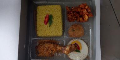 NASI JINGGO DAN NASI KUNING CAK YASIN