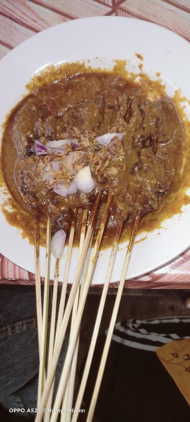 SATE AYAM DAN KAMBING MAS IBAM