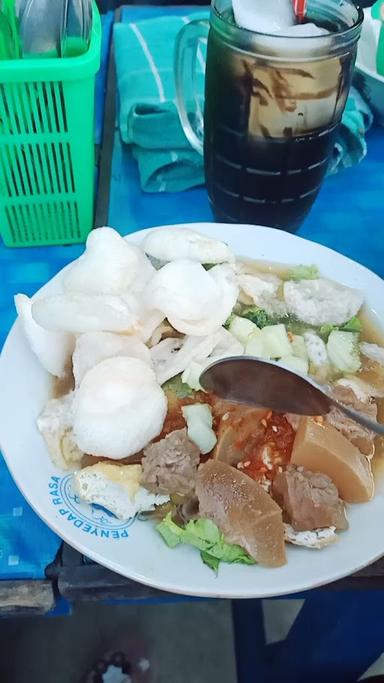 WARUNG BIRU MIE AYAM DAN TAHU CAMPUR