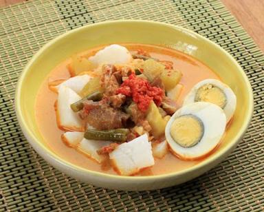 MAMAMIYA 77 LONTONG SAYUR