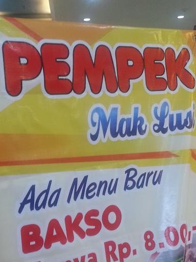 PEMPEK MAK LUSI