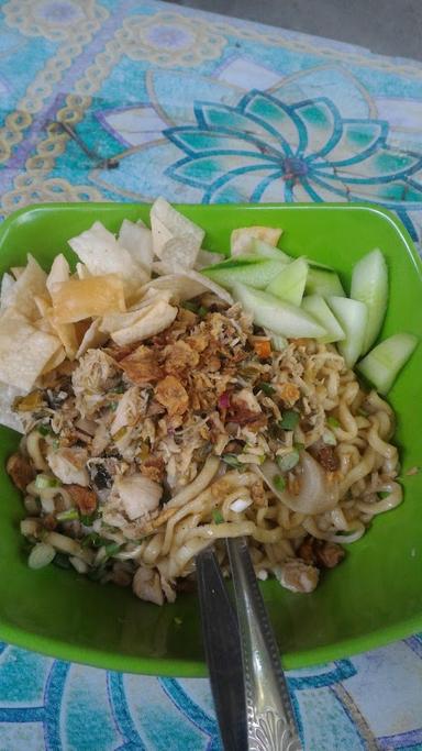 PANGSIT MIE JAKARTA “CAK MUS”