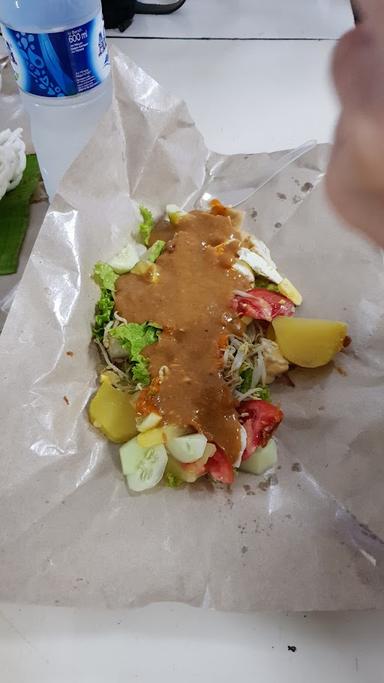 GADO-GADO SQUARE