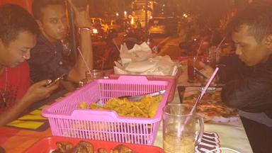 CAFE PELAJAR DEPAN TELKOM