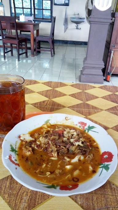 SATE KAMBING PAK SADJAN BULUSULUR