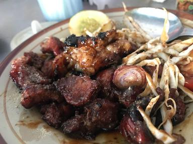 SATE KAMBING PAK SAIMO