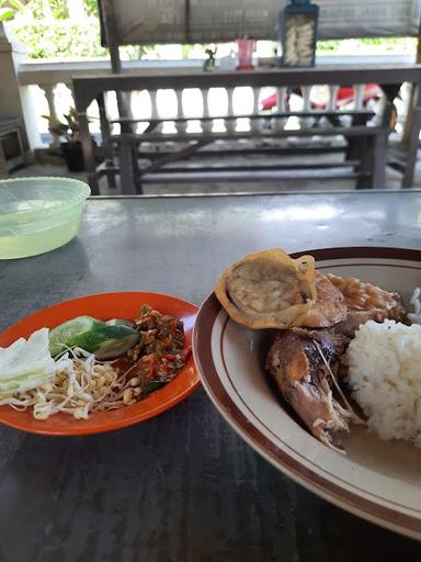 SOTO DAN RAWON MBAK FIKA