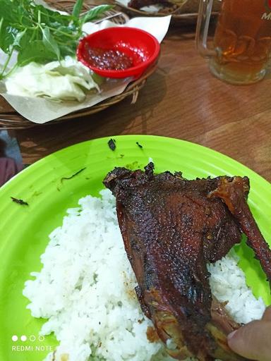 WARUNG MAKAN LESEHAN BU ARIE