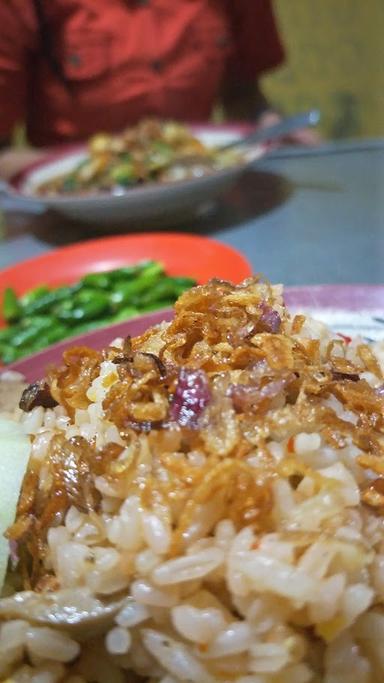 WARUNG MAKAN MAKMUR