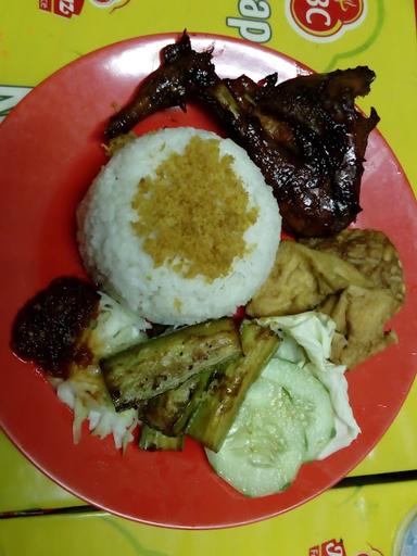 AYAM GORENG MADUKISMO PUTRO