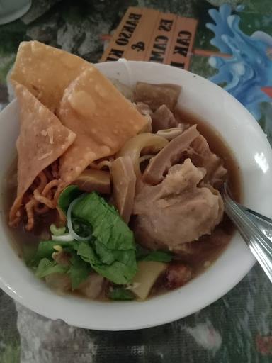 BAKSO KIKIL CAK DI & ES CAMPUR