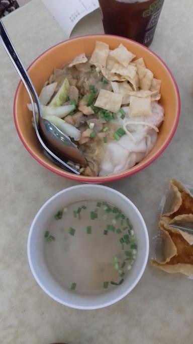 DEPOT BAKSO TEMPOE DOELOE PELANGI