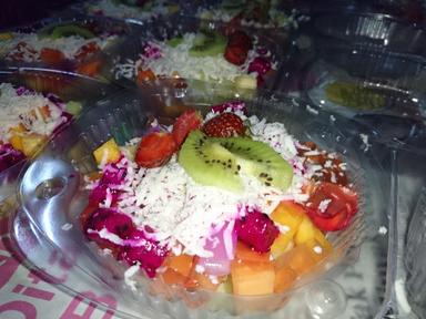 FURESSHU SALAD BUAH