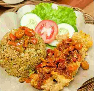 NASI GORENG DAN AYAM GEPREK CITARASA