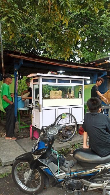 SATE AYAM BANG AHMAD