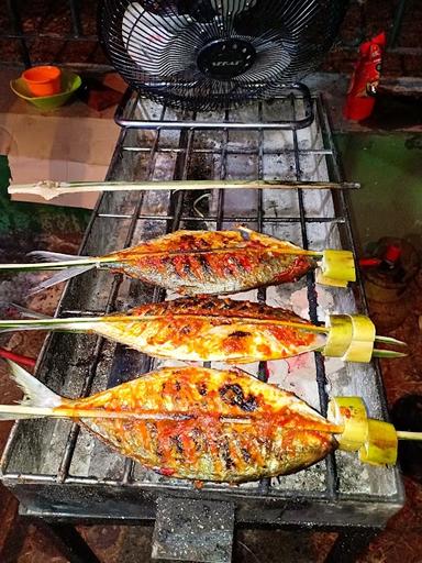 WAROENG IKAN BAKAR & PENYETAN