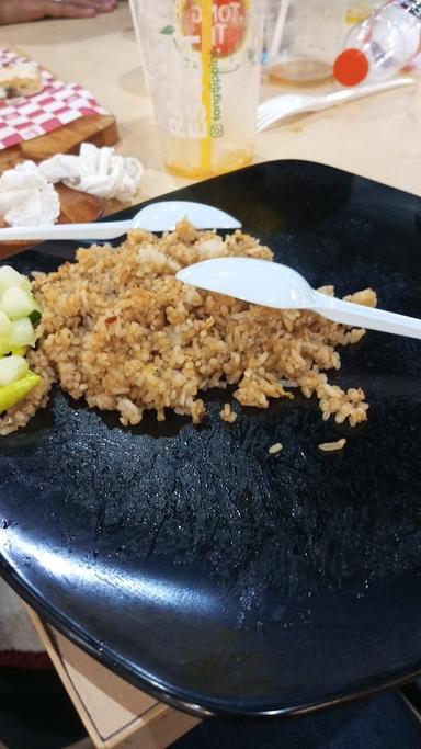 WAROENG NASI GORENG MAKNYUS