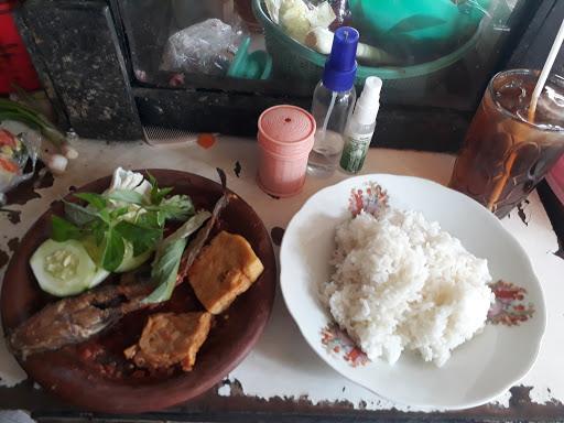 WARUNG NASI BU SUTIANI