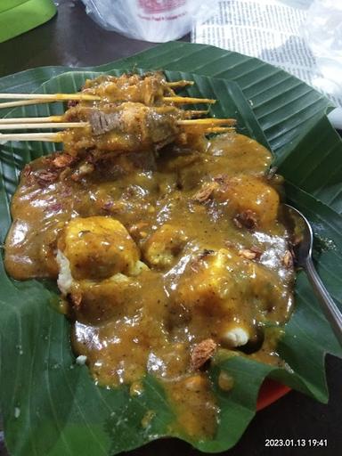 WARUNG NASI PADANG