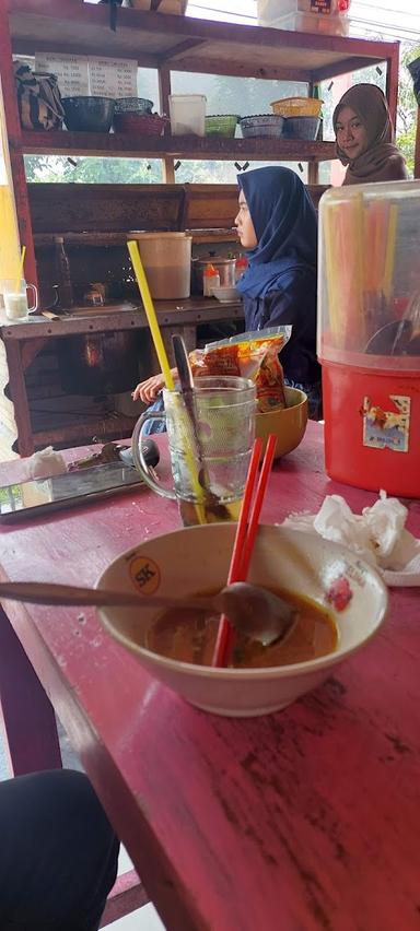 MIE AYAM & BAKSO MALVINAS