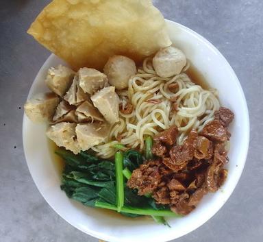 BAKSO URAT JUMBO AKUNG KLIWIR