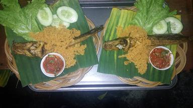 LESEHAN PECEL LELE & AYAM GORENG 136