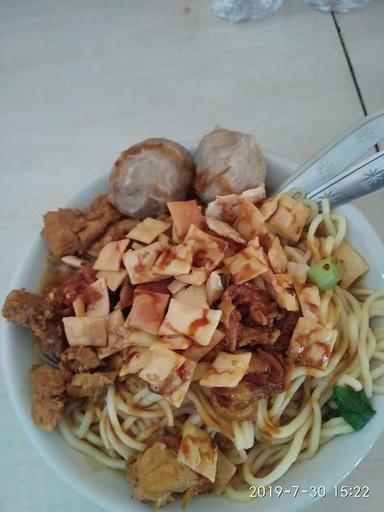 WARUNG BAROKAH MIE AYAM DAN BAKSO