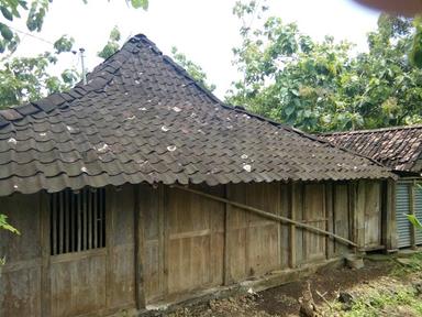 RUMAH MBAH SUTIMIN