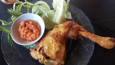 AYAM GORENG PAK BADRUN