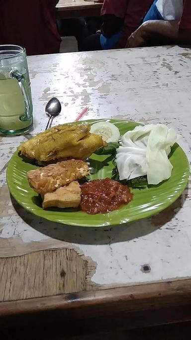 https://horego-prod-outlets-photos.s3.ap-southeast-3.amazonaws.com/horego.com/ambarawa/restaurant/kepiting-lamongan/review/thumbnail/af1qipmhgxhyliz8soviq0nk9ox8iuhgnjixev-l6yfb.jpg