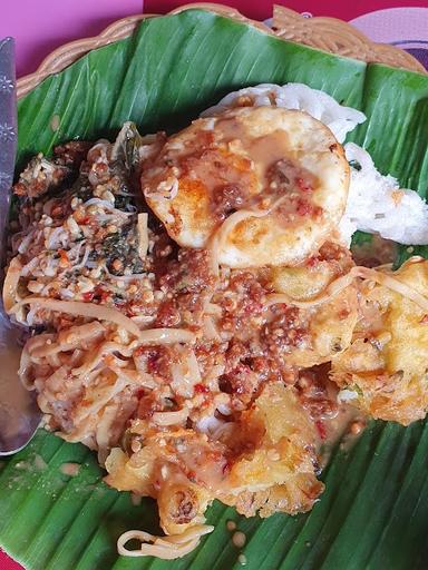 https://horego-prod-outlets-photos.s3.ap-southeast-3.amazonaws.com/horego.com/ambarawa/restaurant/warung-pecel-mbok-kami/review/thumbnail/af1qipp4ad_nbrh8-jmfmj4raecg6ynotgr1i4hg2yy6.jpg