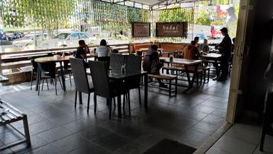 https://horego-prod-outlets-photos.s3.ap-southeast-3.amazonaws.com/horego.com/balikpapan-selatan/cafe/cafe-wakul/review/thumbnail/af1qipmcjw-5uhkqi_vpls4omygmflxx8fxp30al_t6s.jpg