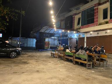 https://horego-prod-outlets-photos.s3.ap-southeast-3.amazonaws.com/horego.com/balikpapan-selatan/coffee-shop/angkringan-joglo/review/thumbnail/af1qipnleydtfh5lj8gjqdmxre2xde9n0u7i7uizk6tp.jpg