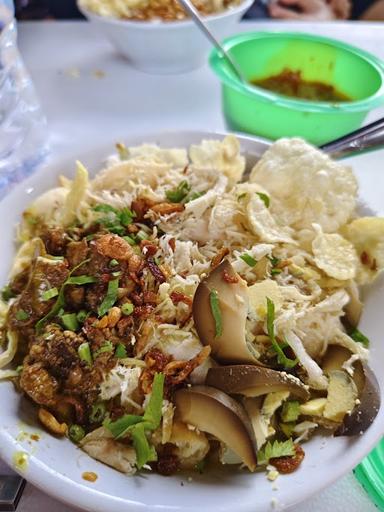 https://horego-prod-outlets-photos.s3.ap-southeast-3.amazonaws.com/horego.com/balikpapan-selatan/restaurant/bubur-ayam-kang-maman/review/thumbnail/af1qipn6nolk1b8xxwpupkrxqzzvurqgyiwirmidfatg.jpg